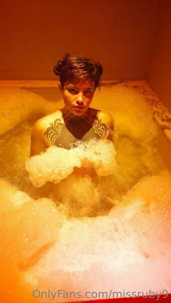 missruby9 Nakenläckor OnlyFans Foto 4