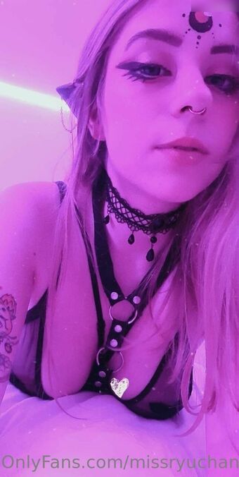 MissRyu Nakenläckor OnlyFans Foto 10