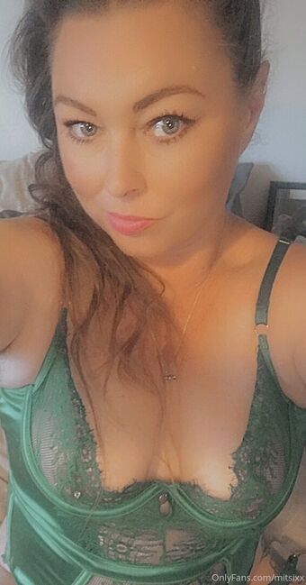 mitsixx Nakenläckor OnlyFans Foto 8