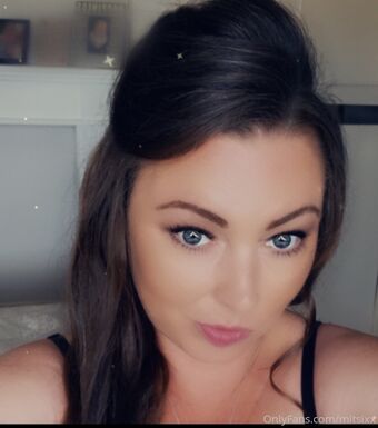mitsixx Nakenläckor OnlyFans Foto 10
