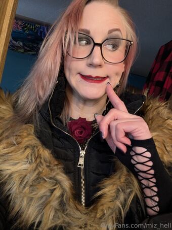 miz_hell Nakenläckor OnlyFans Foto 13