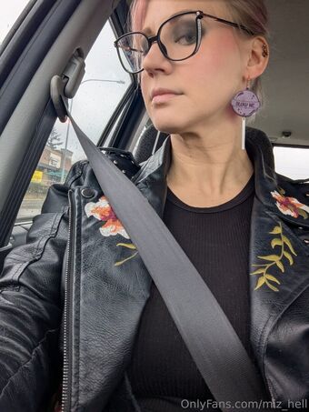 miz_hell Nakenläckor OnlyFans Foto 16