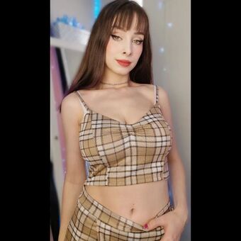 Mizzy Cyn Nakenläckor OnlyFans Foto 19