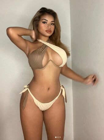 Mo Mo Nakenläckor OnlyFans Foto 11