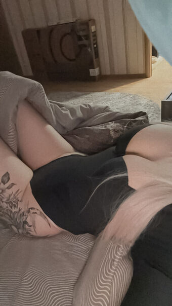 Modestal Nakenläckor OnlyFans Foto 4
