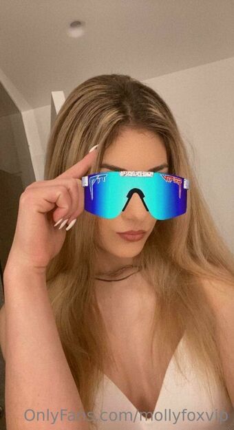 mollyfoxvip