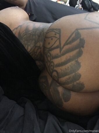 moneii Nakenläckor OnlyFans Foto 5