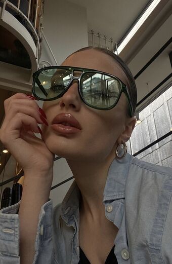 Monica Grandei Nakenläckor OnlyFans Foto 1