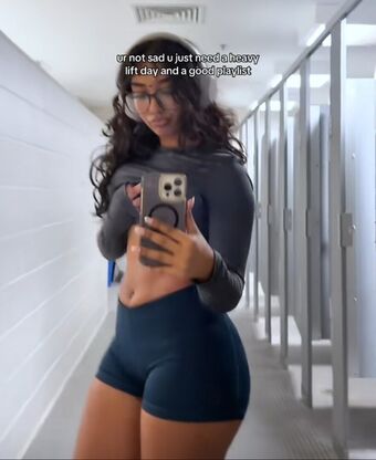 Mooga Nakenläckor OnlyFans Foto 2