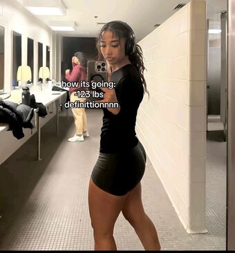 Mooga Nakenläckor OnlyFans Foto 3