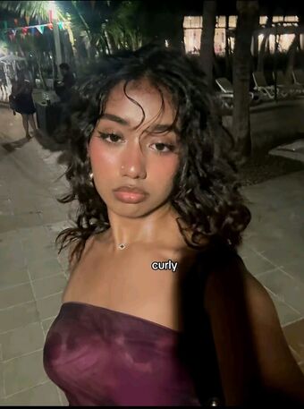 Mooga Nakenläckor OnlyFans Foto 5