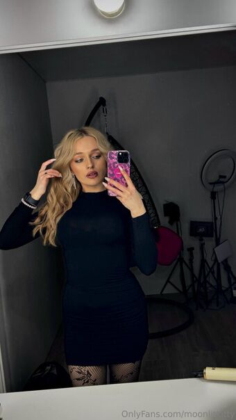 moonlitkitty Nakenläckor OnlyFans Foto 17