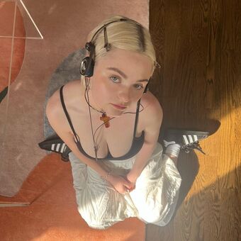 Morgan Lily Nakenläckor OnlyFans Foto 25