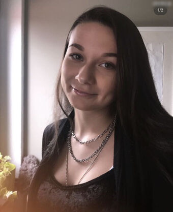 Mrs_Emmax Nakenläckor OnlyFans Foto 1