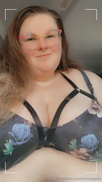mrsapple Nakenläckor OnlyFans Foto 14