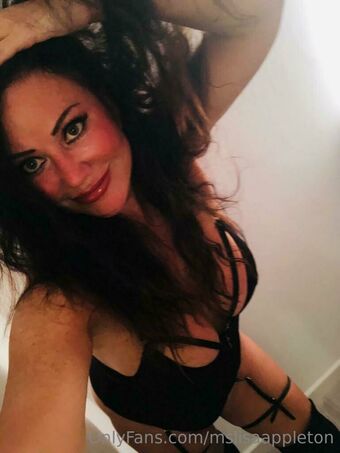 mslisaappleton Nakenläckor OnlyFans Foto 36