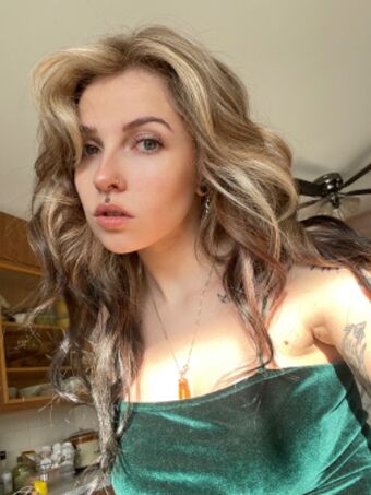 Mushbugs Nakenläckor OnlyFans Foto 27