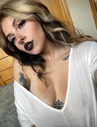 Mushbugs Nakenläckor OnlyFans Foto 30