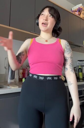Mxmtoon Nakenläckor OnlyFans Foto 19