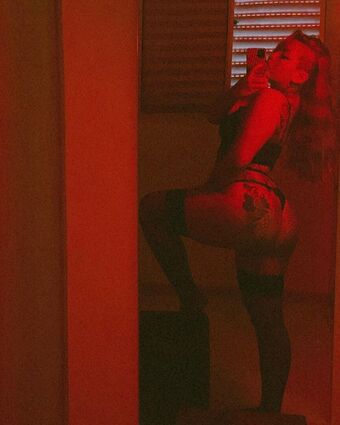 Mxrayama Nakenläckor OnlyFans Foto 2