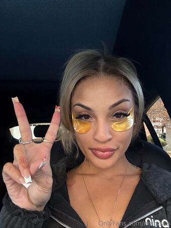 mxrvssa Nakenläckor OnlyFans Foto 3