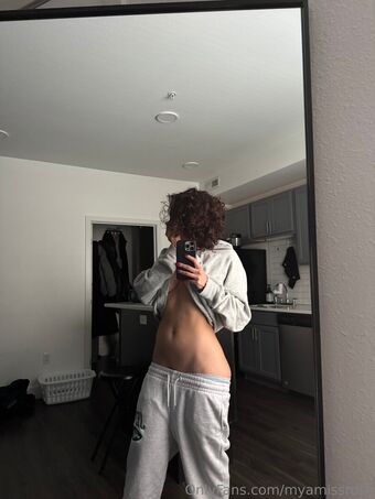 myamissrose Nakenläckor OnlyFans Foto 3