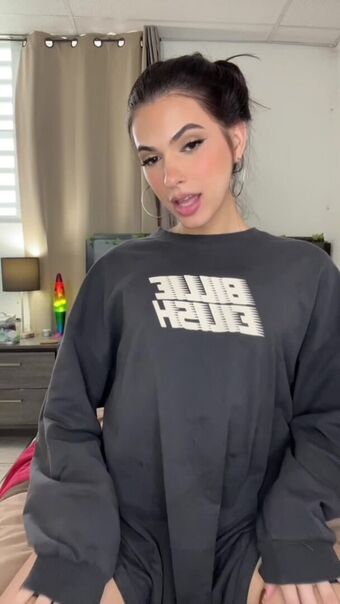 nanimami Nakenläckor OnlyFans Foto 11