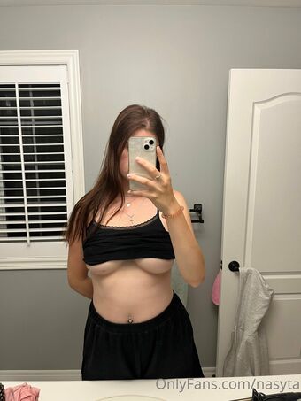 nasyta Nakenläckor OnlyFans Foto 27