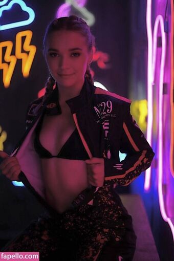 nataliedecker Nakenläckor OnlyFans Foto 4