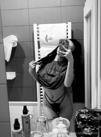 nellvoss Nakenläckor OnlyFans Foto 2