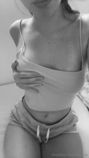 nellvoss Nakenläckor OnlyFans Foto 6