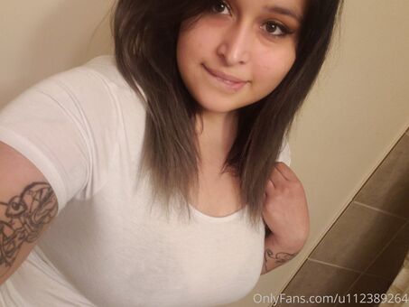 nena224 Nakenläckor OnlyFans Foto 1