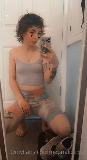 Neonalice333 Nakenläckor OnlyFans Foto 44