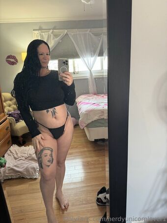 nerdyunicornlover1