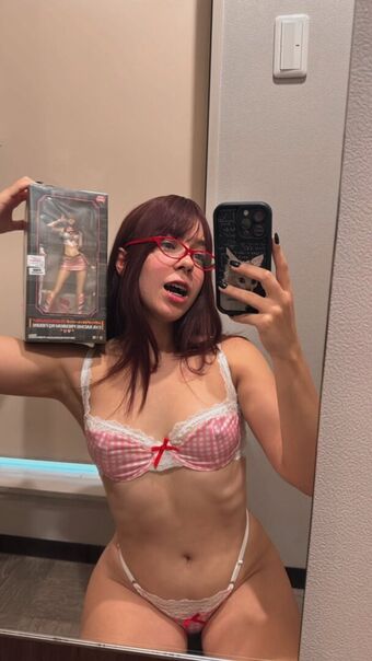 Nerokoi Nakenläckor OnlyFans Foto 166