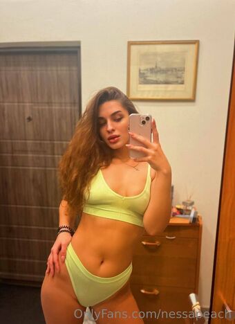 nessapeach Nakenläckor OnlyFans Foto 4