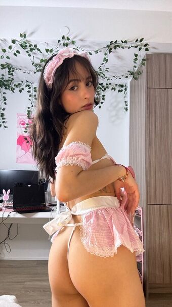 nevermindlia Nakenläckor OnlyFans Foto 6