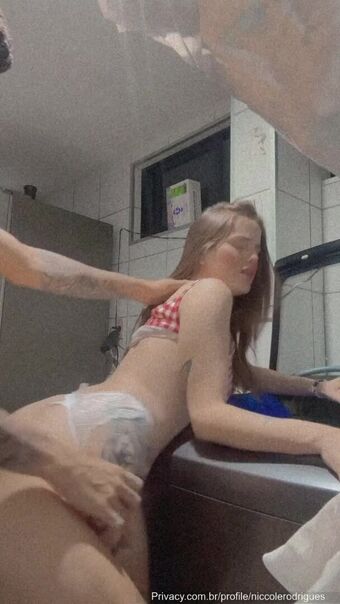 Nicole Rodrigues Nakenläckor OnlyFans Foto 4