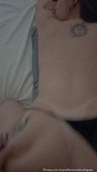 Nicole Rodrigues Nakenläckor OnlyFans Foto 5