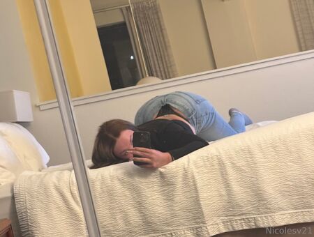 nicolesv21 Nakenläckor OnlyFans Foto 22