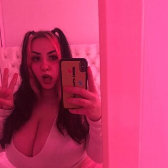 Nikki Nakenläckor OnlyFans Foto 84