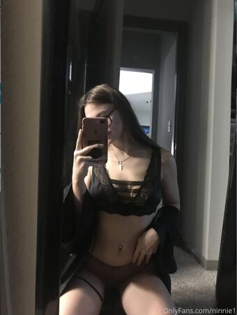 Ninnie1 Nakenläckor OnlyFans Foto 12