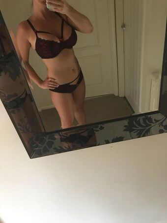 Nipsstrips Nakenläckor OnlyFans Foto 12