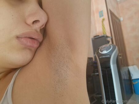 nirvy Nakenläckor OnlyFans Foto 23
