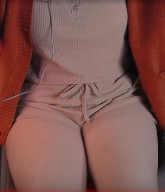 Nixi Asmr Nakenläckor OnlyFans Foto 4