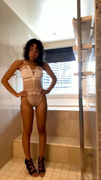 nomicakes Nakenläckor OnlyFans Foto 3