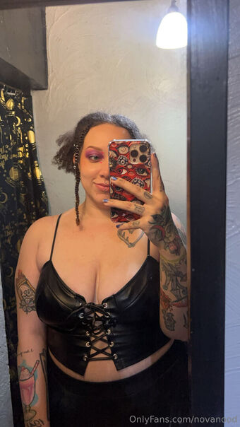 novanood Nakenläckor OnlyFans Foto 32