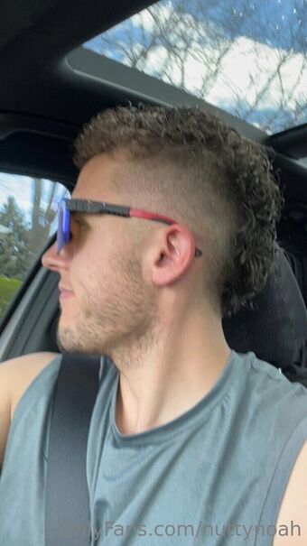 nuttynoah Nakenläckor OnlyFans Foto 4