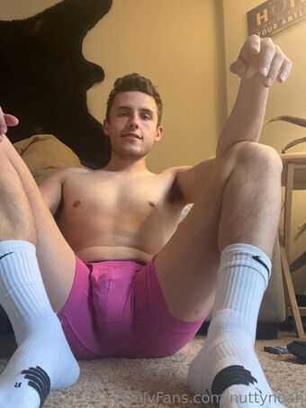 nuttynoah Nakenläckor OnlyFans Foto 7