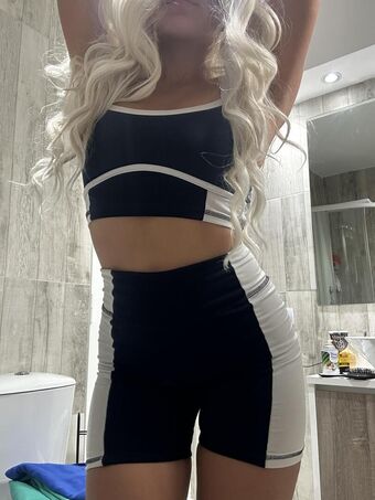 NxtDoorMuse Nakenläckor OnlyFans Foto 30